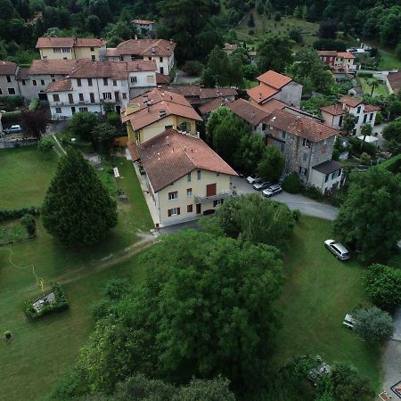 Apartment Piccolo Borgo Castelveccana ภายนอก รูปภาพ